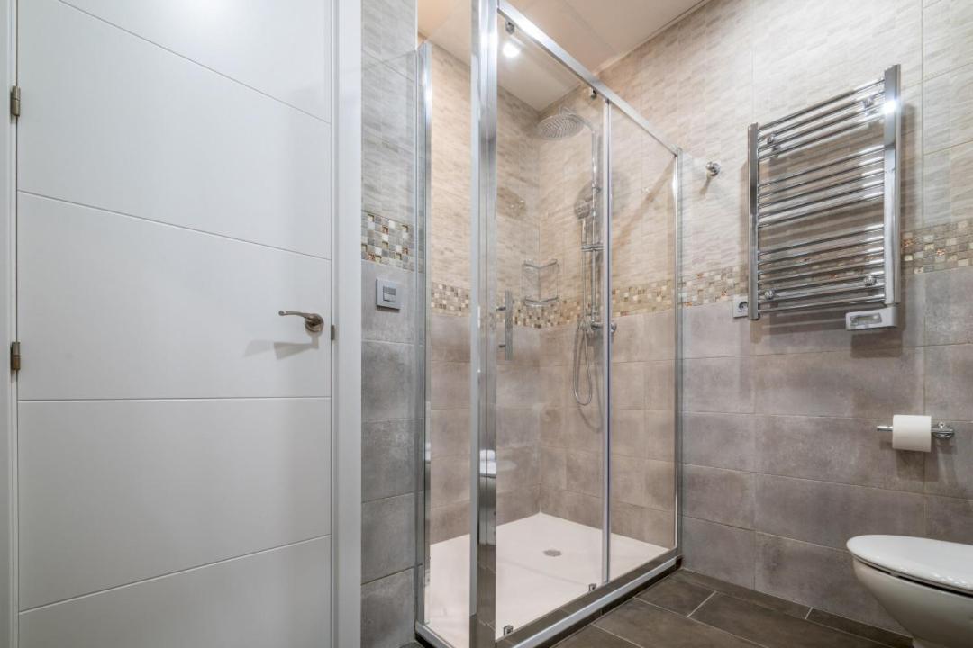 2 Bedrooms 1.5 Bathrooms Furnished - Justicia - Refurbished - Mintystay Мадрид Экстерьер фото
